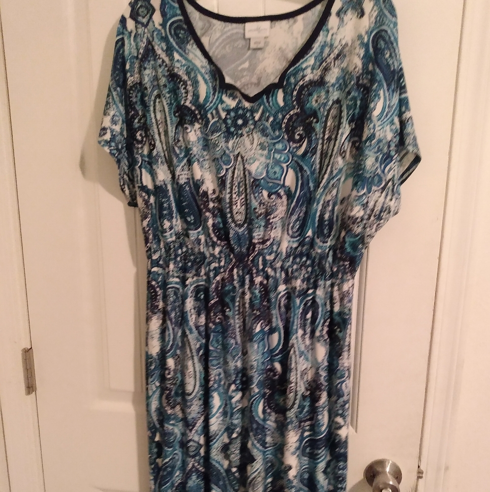 Jaclyn Smith dress
